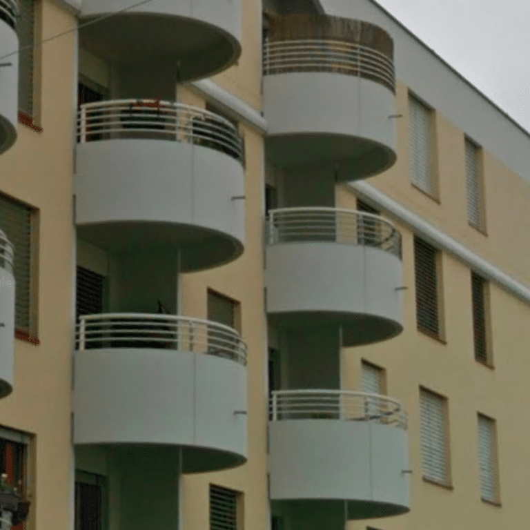 Rounded balcony