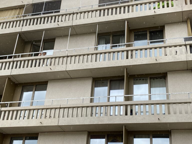 Installation sans percer de trous