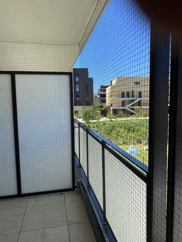 Hybrid installation: holes drilled only into concrete elements